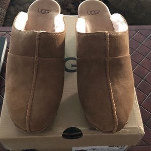 Ugg clogs
